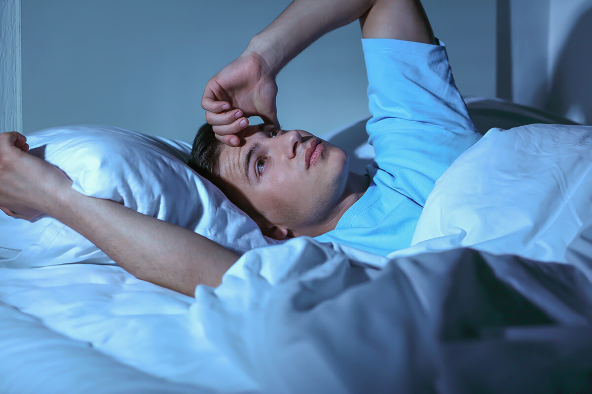 Γιατί Νιώθεις Περισσότερο Άγχος τα Βράδια;